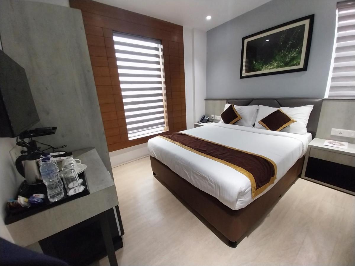 Poiisse Hotell Kolkata Eksteriør bilde